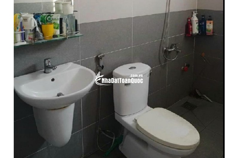 Bán nhà mặt phố Lò Lu, 4,5 triệu, 65m2, view đẹp, uy tín, Trường Thạnh, Q9, HCM